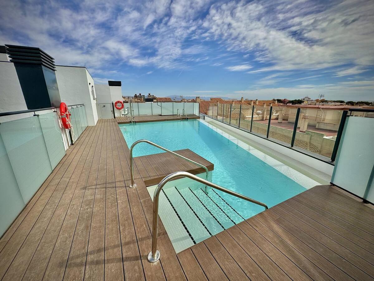 Pool And Sports *